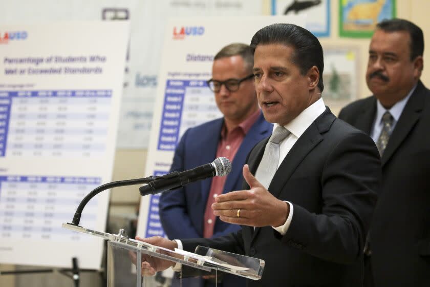 Los Angeles, CA - September 09: Superintendent Alberto M. Carvalho addresses a press conference about sharp decline in student test scores and hacking of LAUSD system. Press conference was held at Aragon Ave. Elementary School on Friday, Sept. 9, 2022 in Los Angeles, CA. (Irfan Khan / Los Angeles Times)