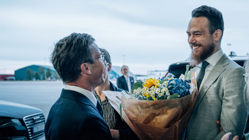 Johan Floderus returns to Sweden and is received by Prime Minister Ulf Kristersson