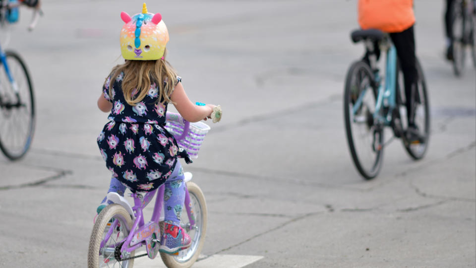  Parents at Sydney apartment block threatened with $1100 fine for 'loud' children who ride bikes in common areas