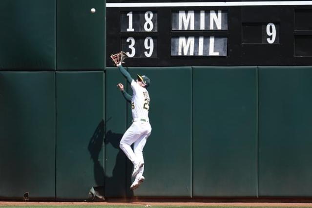 Oakland A's beat the Kansas City Royals 4-0