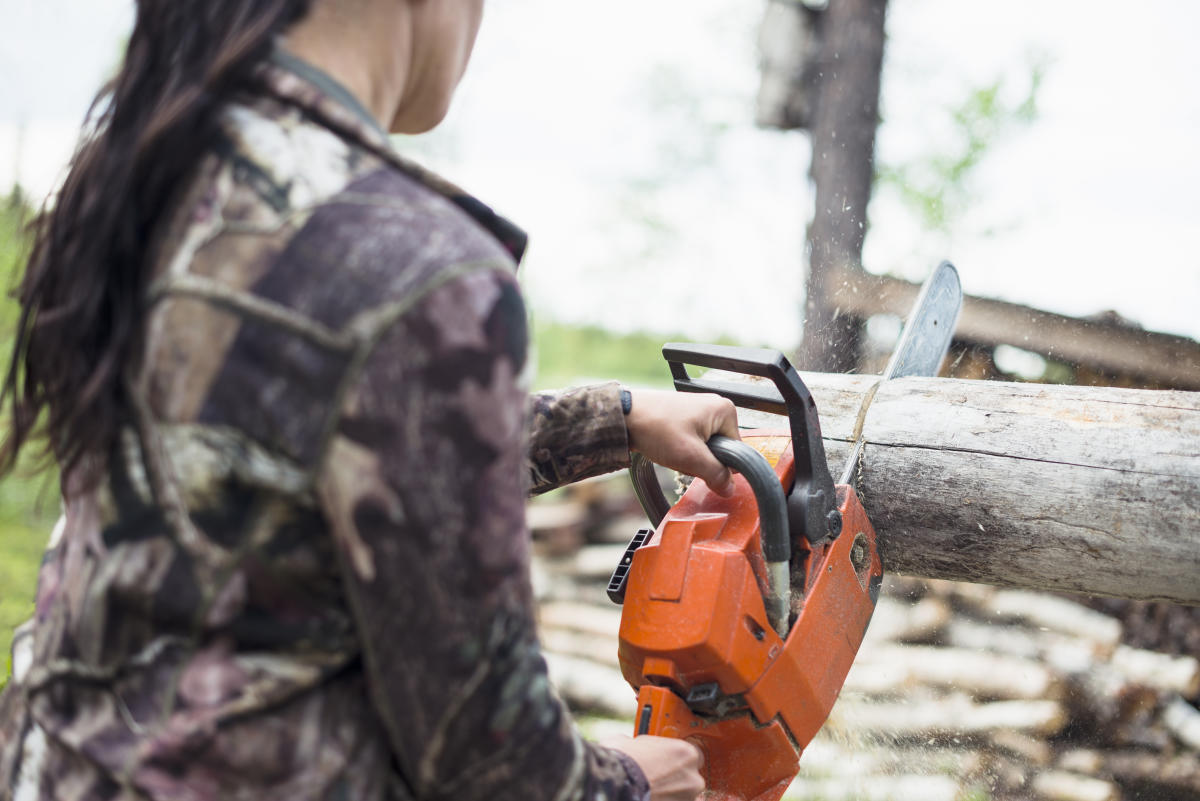 Prepping for fall? This mini chainsaw is the ‘greatest little tool’ — and it’s on sale for under  on Amazon Canada