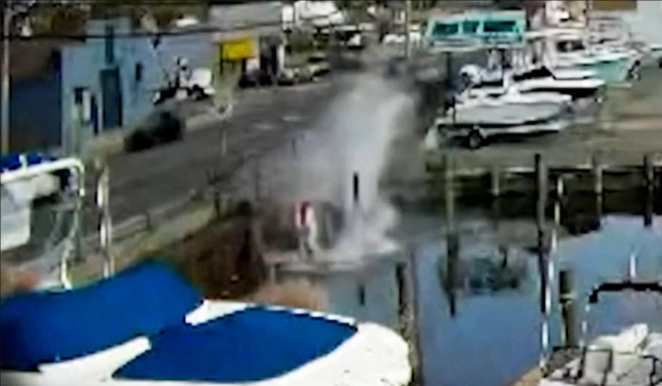 Car falls into water (WNBC)