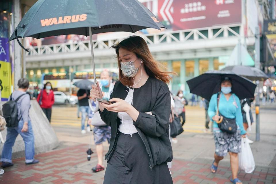 黃雨及雷暴警告現正生效，最高約29度。(資料圖片)