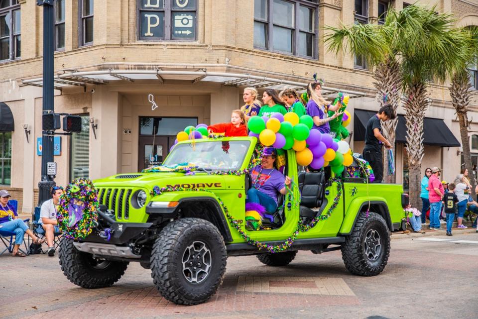 Participants in the Lake Charles Mardi Gras jeep parade (Kathryn Shea Duncan)