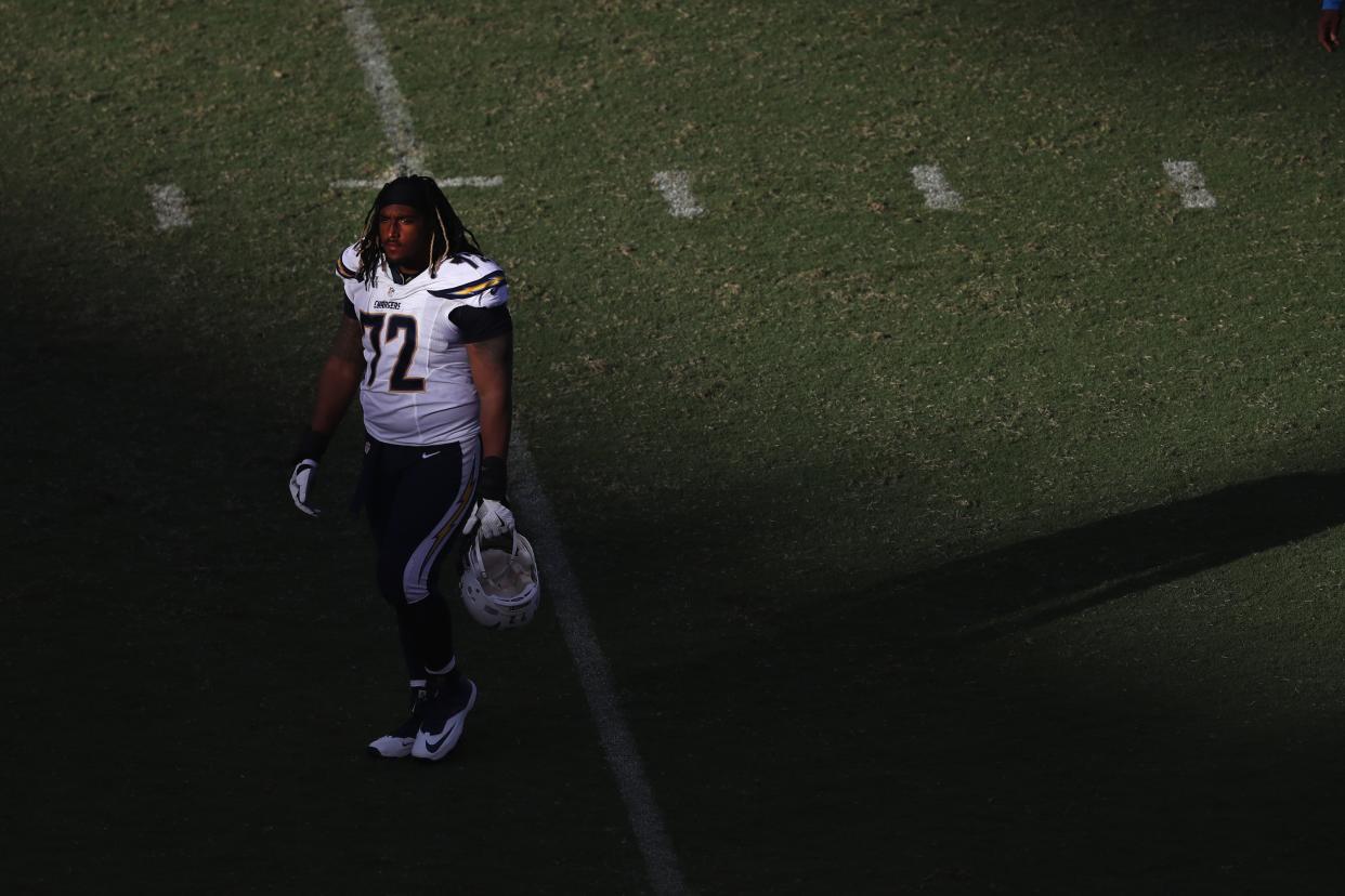 SAN DIEGO, CA – OCTOBER 02: Joe Barksdale #72 of the San Diego Chargers walks off the field after being defeated by the New Orleans Saints 35-34 in a game at Qualcomm Stadium on October 2, 2016 in San Diego, California. (Photo by Sean M. Haffey/Getty Images)