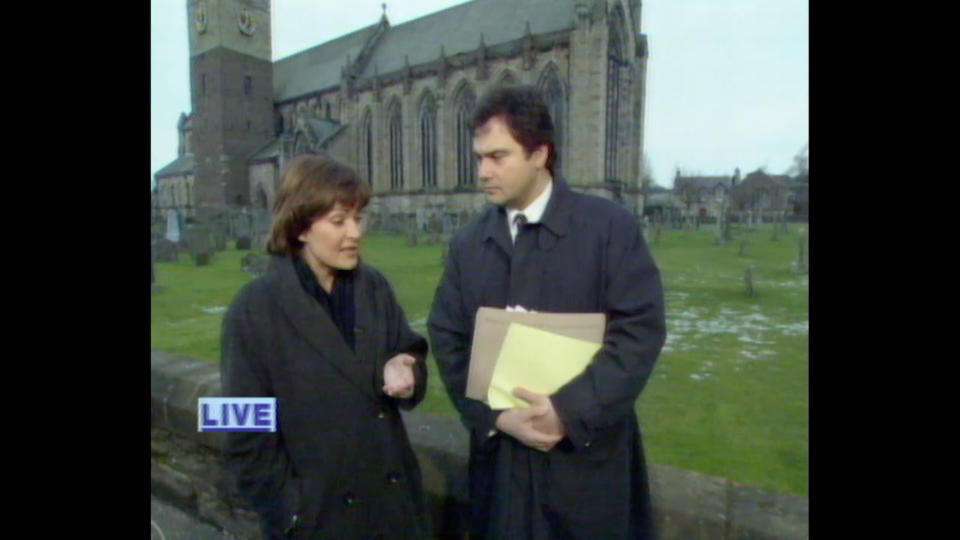 Lorraine Kelly and Eamonn Holmes presenting GMTV live from Dunblane Cathedral the day after the shootings. (Alaska TV/ITV)
