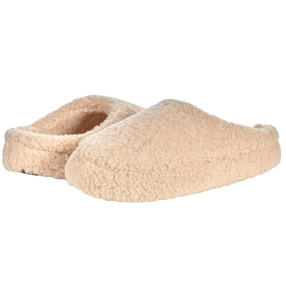 <p><a href="https://go.redirectingat.com?id=74968X1596630&url=https%3A%2F%2Fwww.zappos.com%2Fp%2Fmadewell-sherpa-scuff-slippers-linen%2Fproduct%2F9602570&sref=https%3A%2F%2Fwww.womenshealthmag.com%2Flife%2Fg46165783%2Fbest-ugg-slipper-dupes%2F" rel="nofollow noopener" target="_blank" data-ylk="slk:Shop Now;elm:context_link;itc:0;sec:content-canvas" class="link ">Shop Now</a></p><p>Sherpa Scuff Slippers</p><p>zappos.com</p><p>$49.50</p>