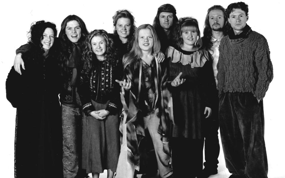 Die Kinder der Kelly Family (von links): Kathy, Paddy, Barby, Patricia, Angelo, Jimmy, Maite, Paul und Joey. (Bild: 1997 Getty Images/Peter Bischoff)