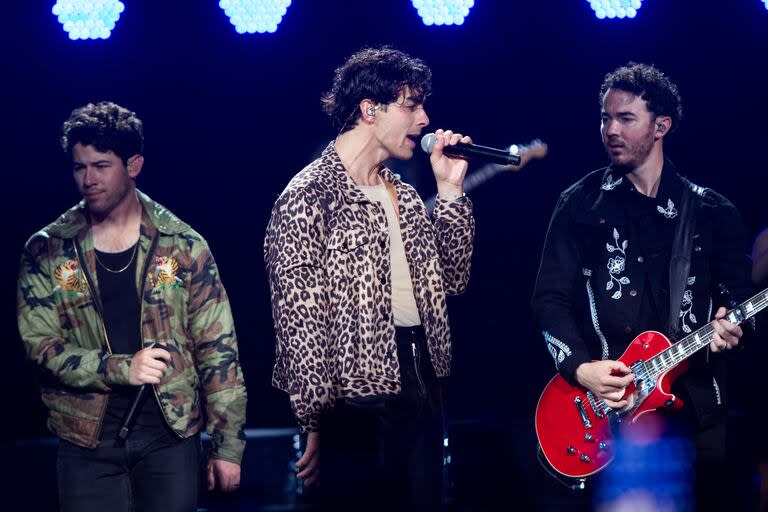 ESP - The Jonas Brothers en el Movistar Arena. Buenos Aires, 25/04/24.