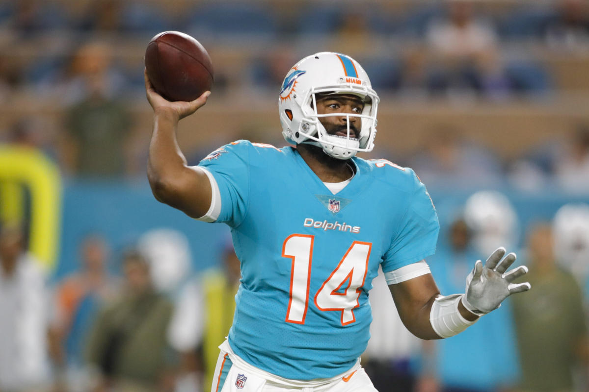 Jacoby Brissett signs with Browns - The Phinsider