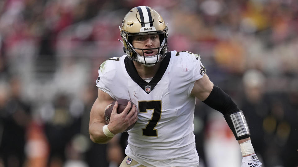 Taysom Hill is getting the kind of workload that could lead to a big fantasy game soon. (AP Photo/Godofredo A. Vásquez)