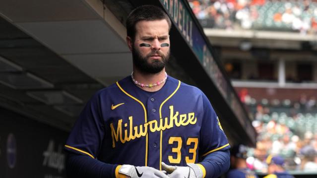 Brewers place Jesse Winker on injured list, recall Abraham Toro