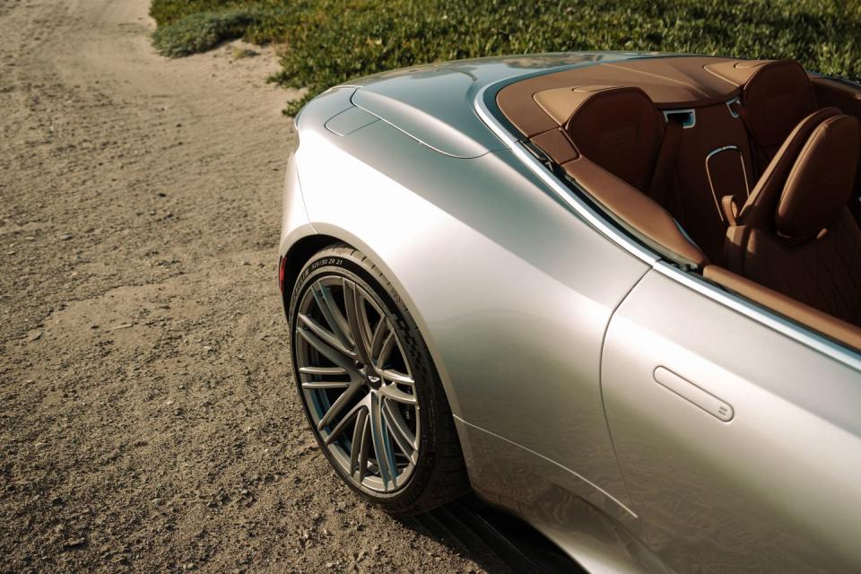 2024 aston martin db12 volante