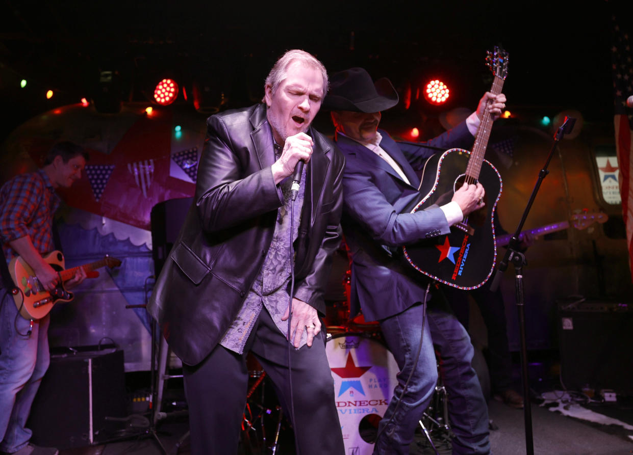 NASHVILLE, TENNESSEE - MARCH 27: Singer Meat Loaf and country artist John Rich perform at Redneck Riviera Nashville on March 27, 2021 in Nashville, Tennessee. (Photo by Jason Kempin/Getty Images)