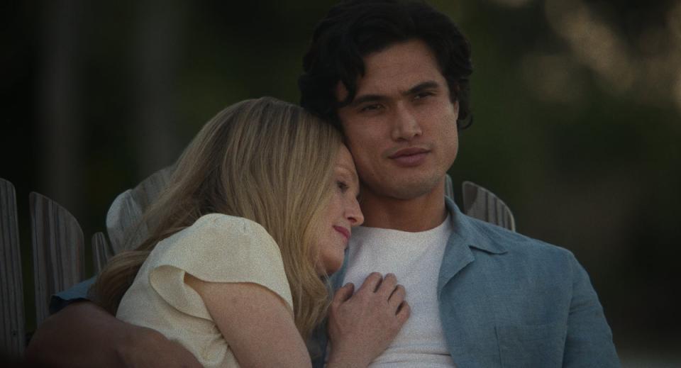 Julianne Moore and Charles Melton in ‘May December’ (NNetflix)