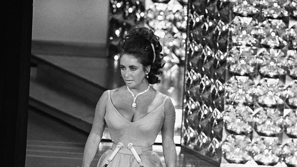 taylor burton diamond necklace elizabeth taylor