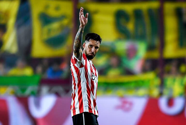 José Sosa es uno de los ídolos en ejercicio que tiene Estudiantes, que llega en alza tras revertir un duro encuentro ante Boca