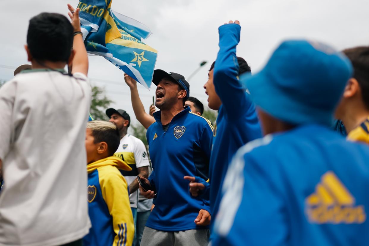 El lado oscuro de la Copa Libertadores: repudiable agresión masiva a hinchas de Boca Juniors en Brasil | Foto: EFE