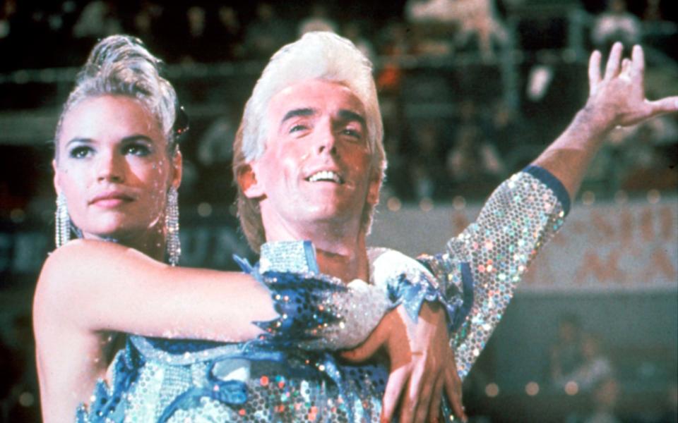 Το Strictly Ballroom κορόιδεψε τον κόσμο του ανταγωνιστικού χορού - αλλά υπήρχε κάτι περισσότερο από μια νότα αλήθειας σε αυτό