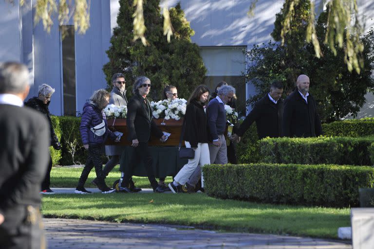 Mariano Caprarola recibió su último adiós en el Jardín de Paz