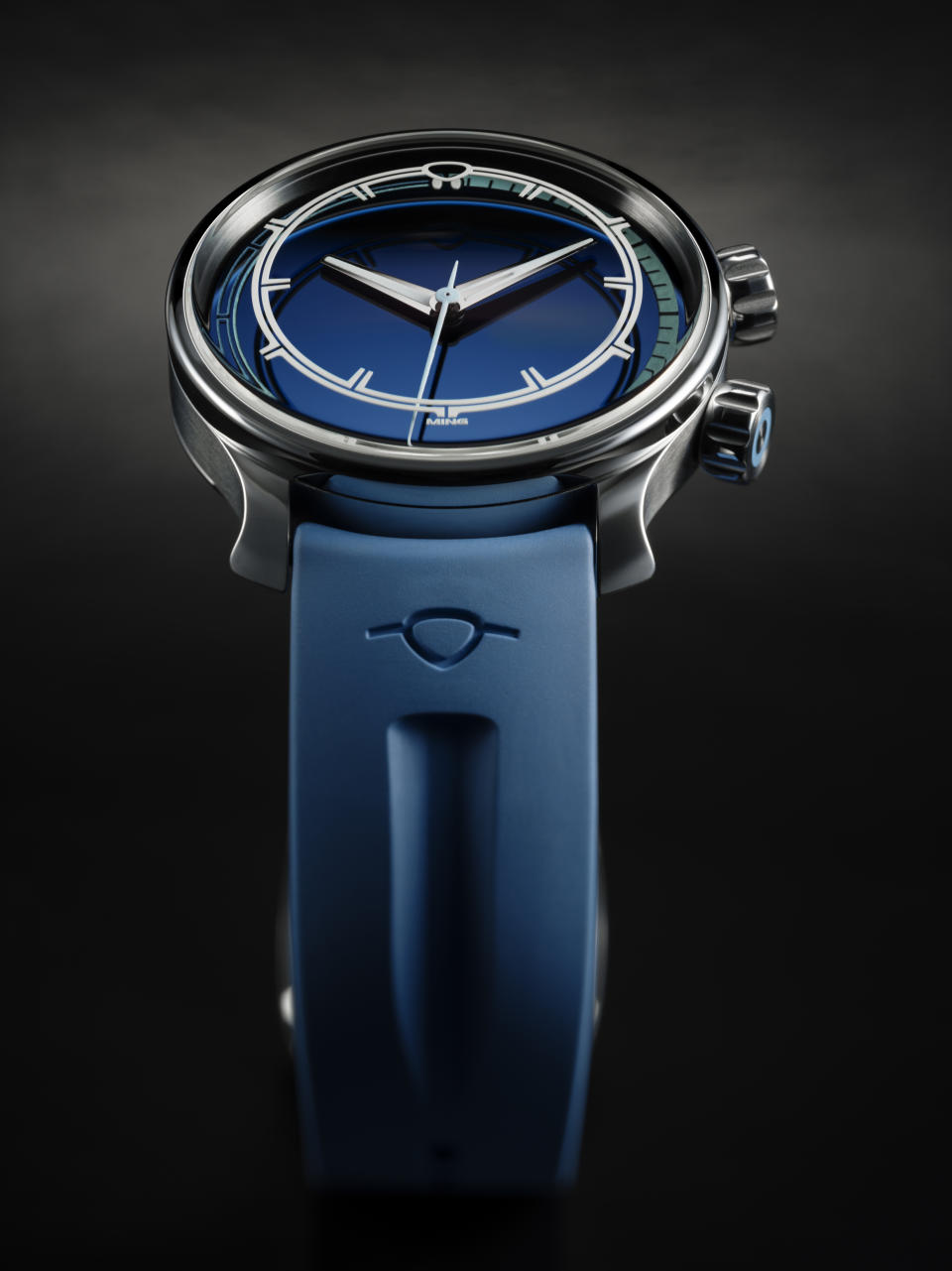 MING 37.09 Bluefin featuring new moulded FKM rubber strap