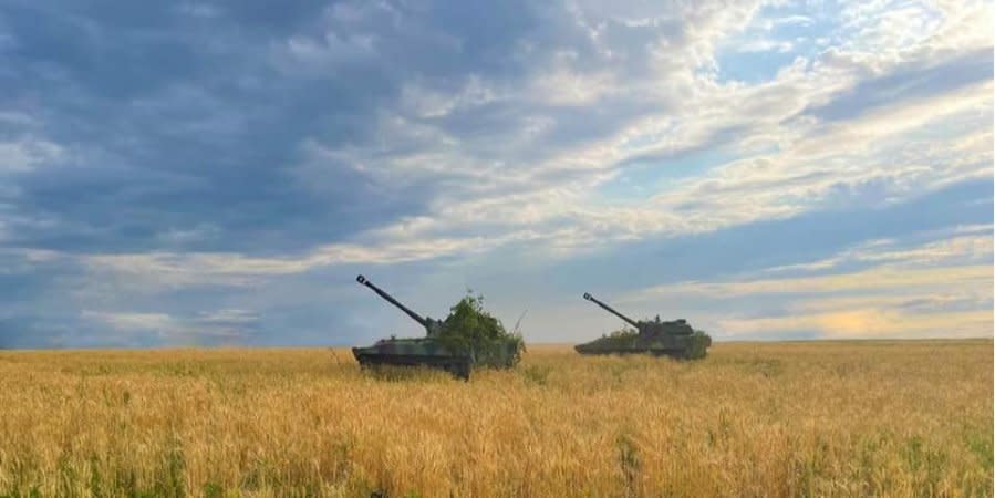 Ukrainian self-propelled guns in the south of the country