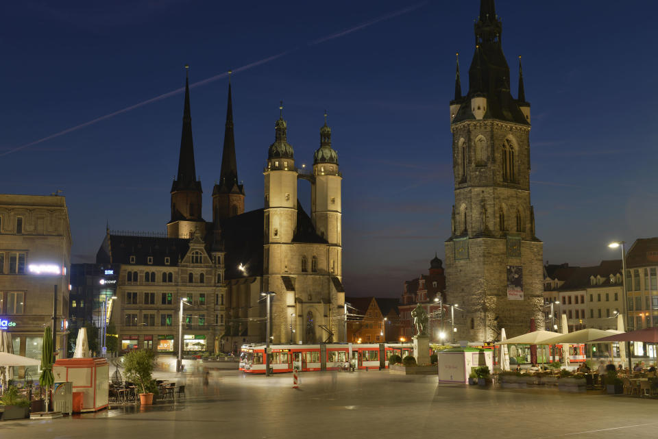 <p>Halle in Sachsen-Anhalt ist der Neueinsteiger unter den Top Ten der gastfreundlichsten Städte Deutschlands. Neben den freundlichen Anwohnern bietet die Stadt an der Saale eine 1200 Jahre alte Altstadt und die Moritzburg. (Foto: ddpimages) </p>