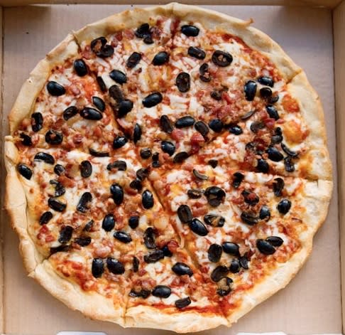 Best overall pie: Pizza Hut's Pizza Mia