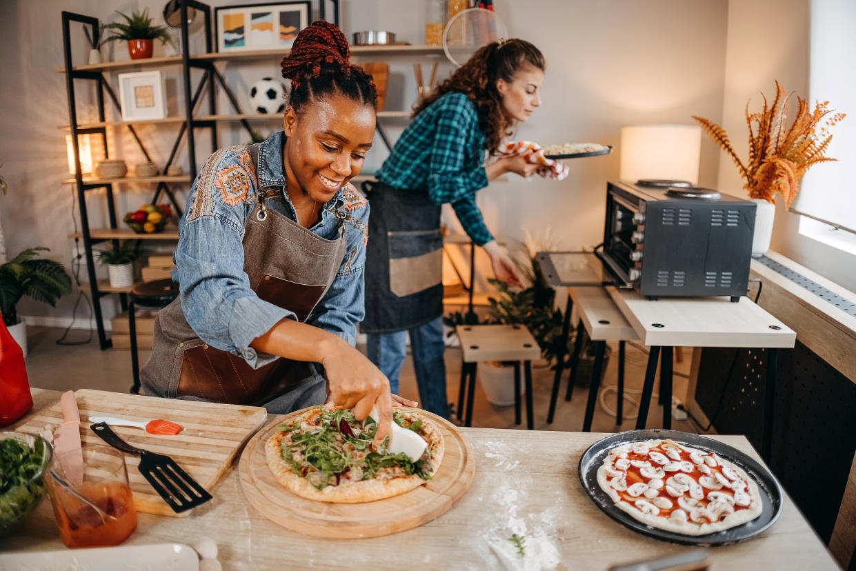 Transformez-vous en pizzaiolo le temps d'une soirée avec cet appareil à mini pizza !