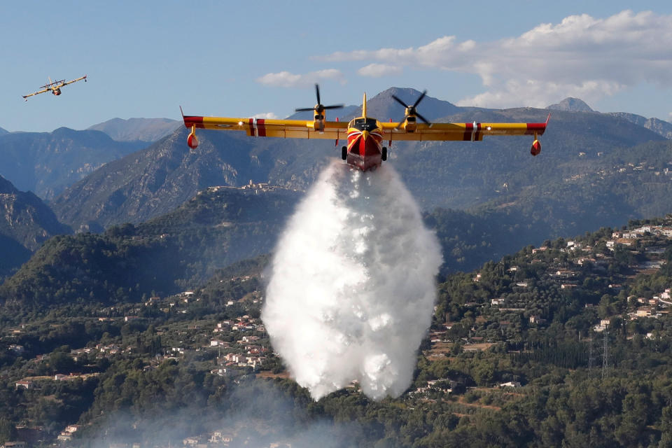 <p>In Kanada brennen die Wälder. Unermüdlich arbeiten Helfer daran, die Feuer einzudämmen und zu löschen. (Bild: Reuters) </p>