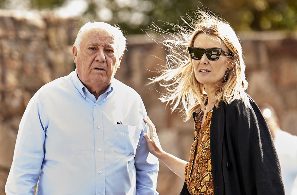 Amancio Ortega con su hija Marta Ortega durante una competición de hípica en A Coruña, España. (Foto: Fotopress/Getty Images)