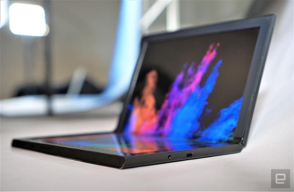 Dell "Concept Ori" folding tablet PC hands-on at CES 2020