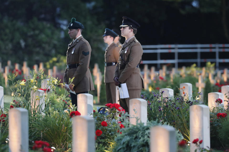 France and Britain mark the 100th anniversary of the deadliest battle of WWI – Battle of the Sommes