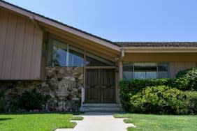 Who Bought The Brady Bunch House