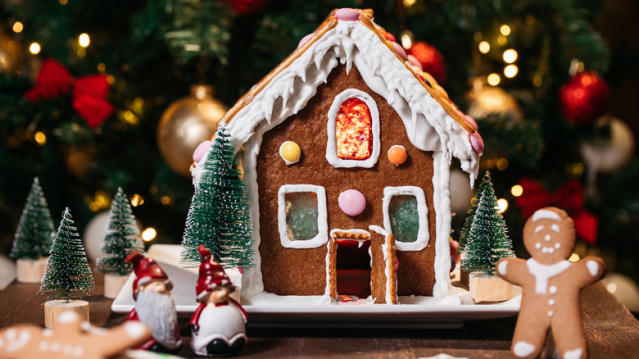 Starbucks Gingerbread Houses Holiday Decorations Food