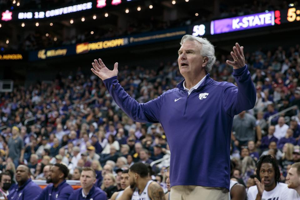 Mar 9, 2022; Kansas City, MO, USA; Kansas State Wildcats head coach Bruce Weber reacts to a play during the second half against the West Virginia Mountaineers at T-Mobile Center. Mandatory Credit: William Purnell-USA TODAY Sports