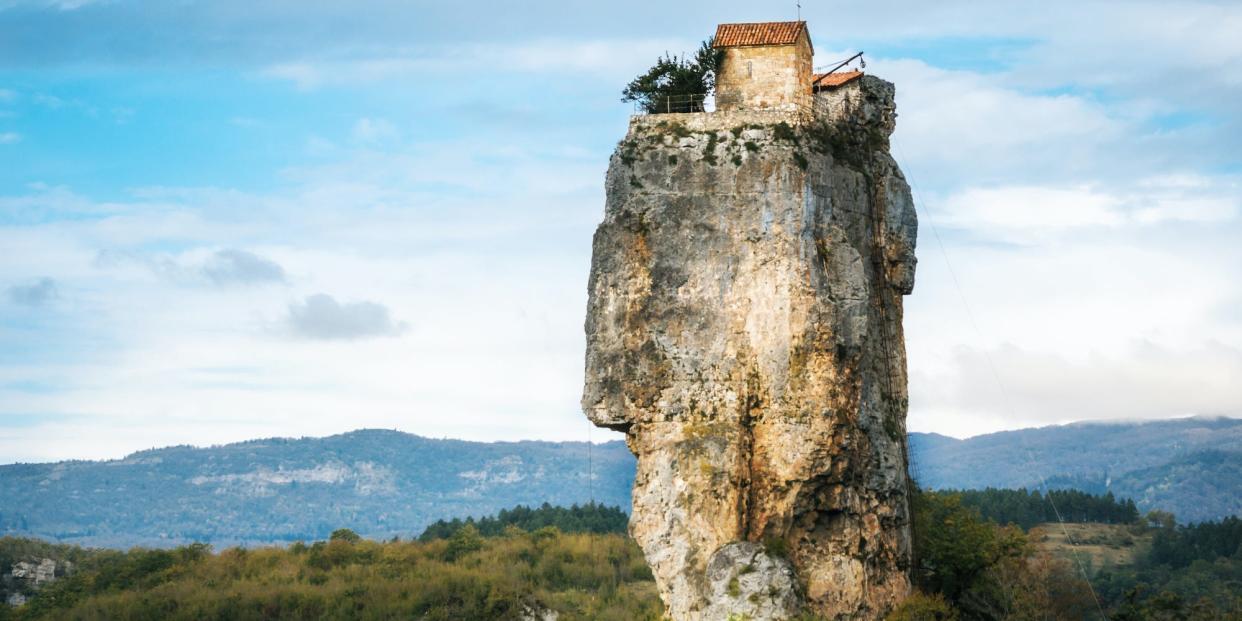 Katskhi Pillar (Church of St. Maximus)