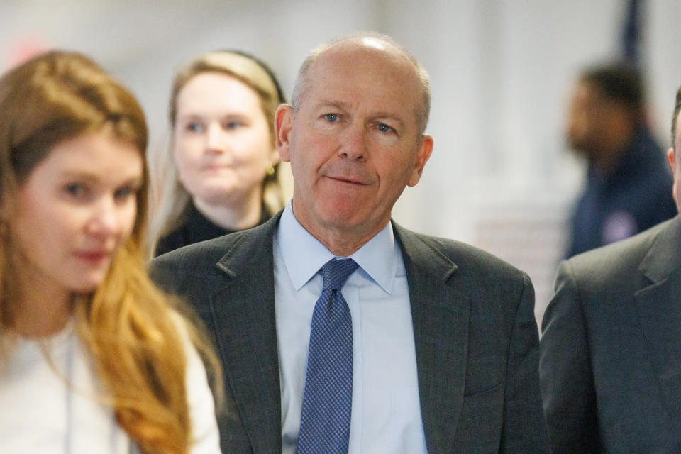 Boeing CEO Dave Calhoun tritt zurück. - Copyright:  Aaron Schwartz/NurPhoto via Getty Images