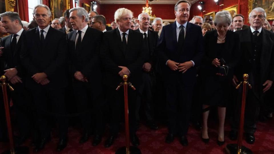 El líder laborista, Keir Starmer, y los ex primeros ministros Tony Blair, Gordon Brown, Boris Johnson, David Cameron, Theresa May y John Major estuvieron entre los asistentes.