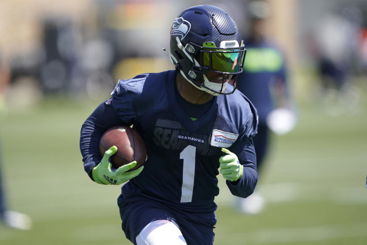 Rookie wide receiver Dee Eskridge will make Seahawks debut vs