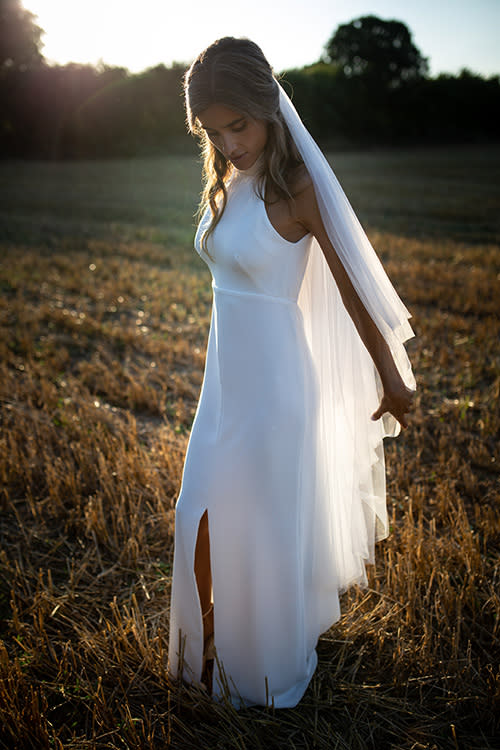 VESTIDOS DE NOVIA BRILLANTES CON VELO LARGO 