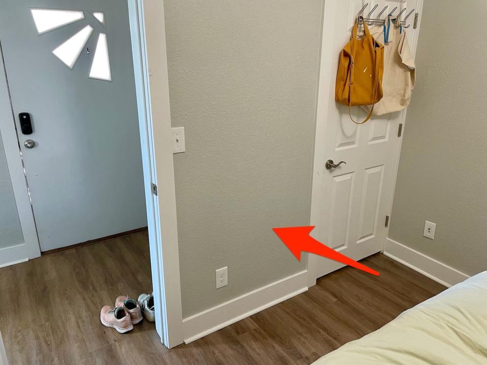 An arrow points to where a narrow dresser could fit in my bedroom.