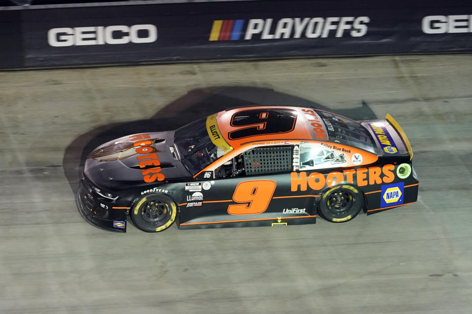 Chase Elliott drives through a turn during a NASCAR Cup Series auto race at Bristol Motor Speedway Saturday, Sept. 18, 2021, in Bristol, Tenn. (AP Photo/Mark Humphrey)