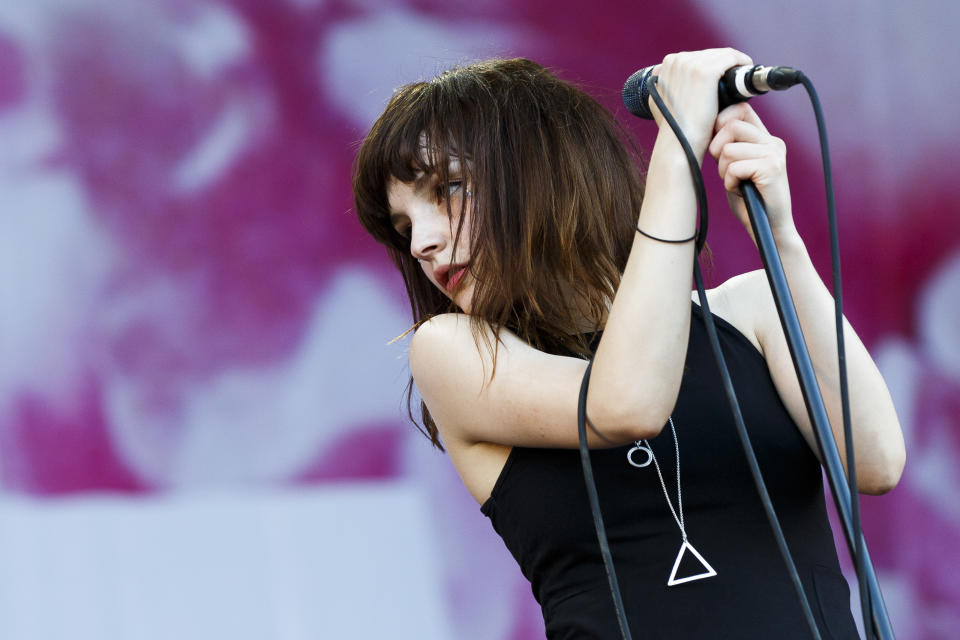 CHVRCHES covered Calvin Harris & Rihanna’s “This is What You Came For” and it was AMAZING