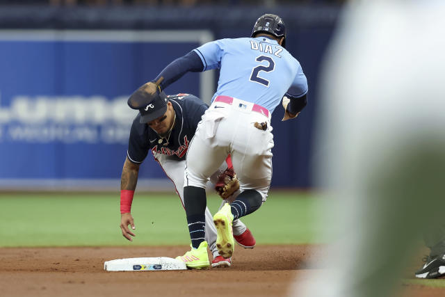 Andruw Jones congratulates Braves slugger Matt Olson on tying his  single-season home run record