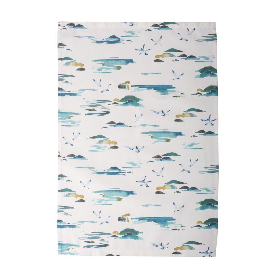 <p><a rel="nofollow noopener" href="https://shop.nationaltrust.org.uk/national-trust-stackpole-headland-toile-tea-towel/p10847" target="_blank" data-ylk="slk:BUY NOW;elm:context_link;itc:0;sec:content-canvas" class="link ">BUY NOW</a></p>