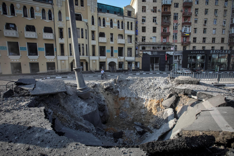 Zeichen der Zerstörung in der Innenstadt von Charkiw. (Bild: Reuters)