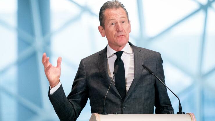 06.10.2020, Berlin: Mathias Döpfner, Vorstandsvorsitzender der Axel Springer SE, spricht bei der Eröffnung des Axel-Springer-Neubaus zu den Gästen. Foto: Kay Nietfeld/dpa +++ dpa-Bildfunk +++ Foto: dpa