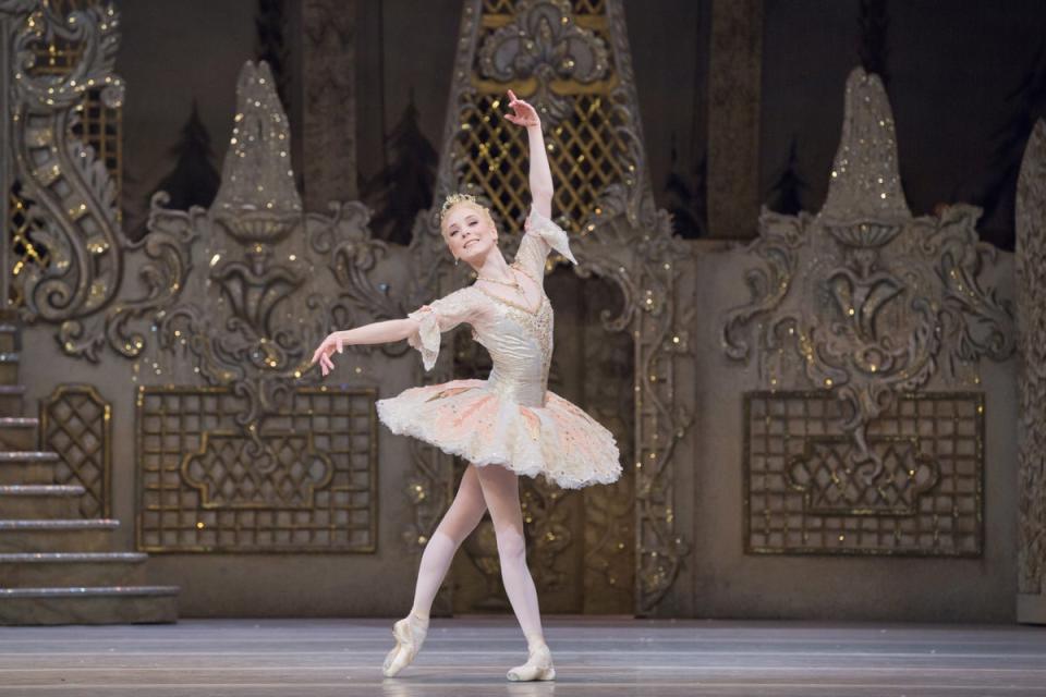 Sarah Lamb as the Sugar Plum Fairy in the Royal Ballet’s ‘The Nutcracker’ ((c) 2017 ROH. Photographed by Karolina Kuras)