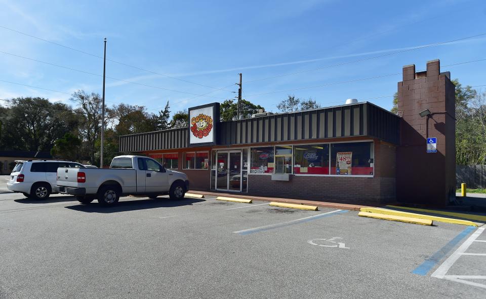 Cotten's Bar-B-Que closed in Arlington in February.